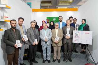 بازدید دکتر زالی از غرفه دفاع مقدس نمایشگاه کتاب تهران